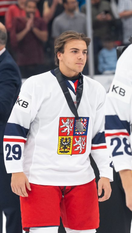 Stříbro z Hlinka Gretzky Cupu je úspěch, ví Šimon Fasner